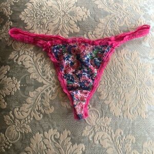 aerie lacy floral G-string lace thong size L
